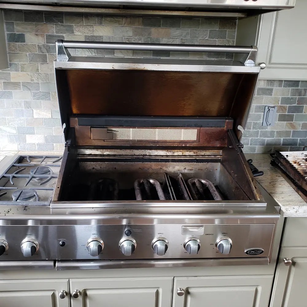 Kitchen built-in deep clean — before
