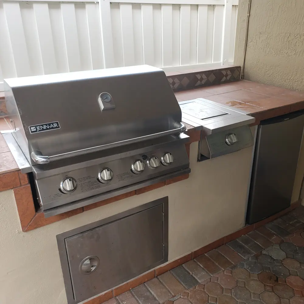 Brick-counter grill revival — before